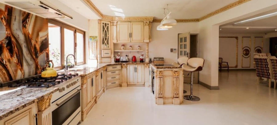 6 Bedroom Property for Sale in Glen Austin Gauteng