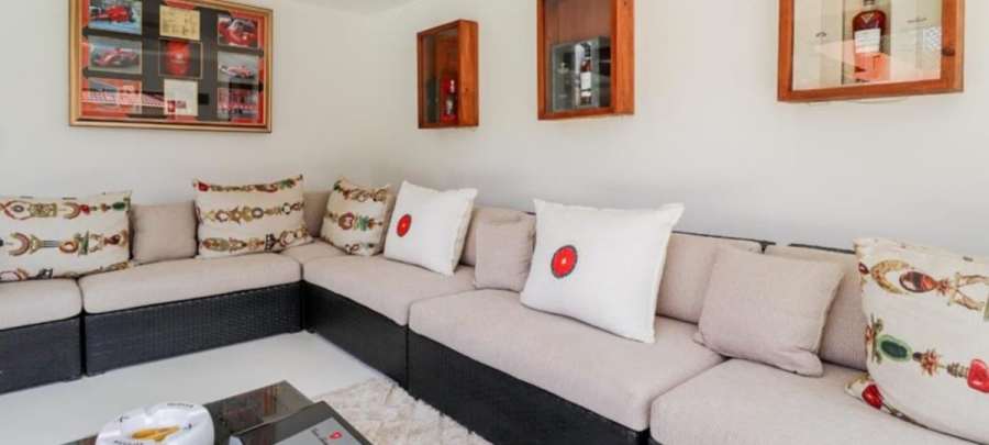 6 Bedroom Property for Sale in Glen Austin Gauteng