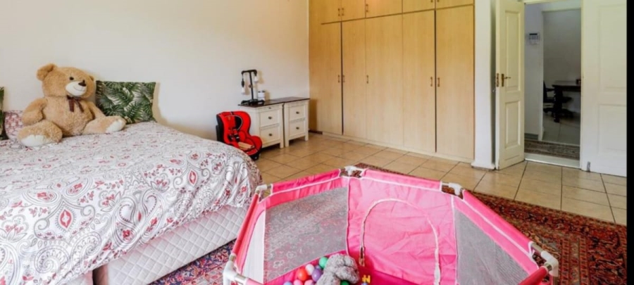 6 Bedroom Property for Sale in Glen Austin Gauteng