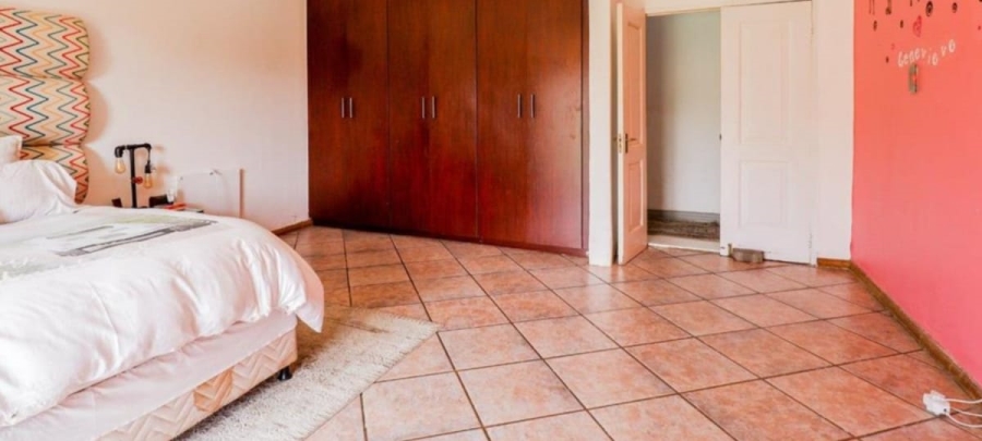 6 Bedroom Property for Sale in Glen Austin Gauteng