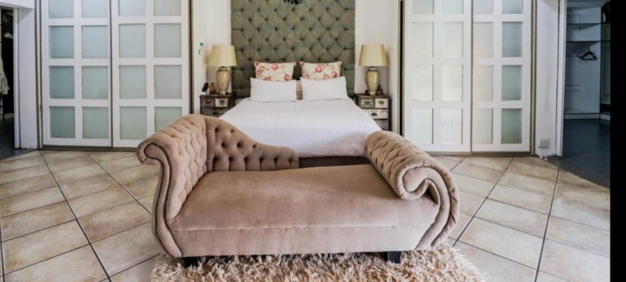 6 Bedroom Property for Sale in Glen Austin Gauteng