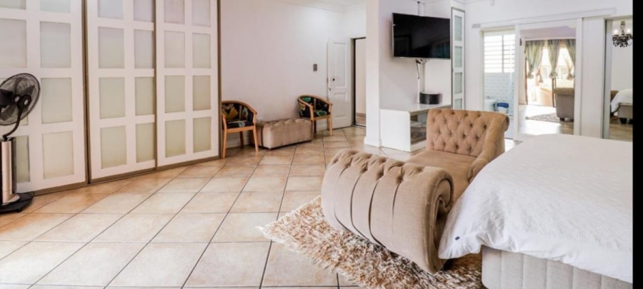 6 Bedroom Property for Sale in Glen Austin Gauteng