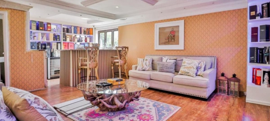 6 Bedroom Property for Sale in Glen Austin Gauteng