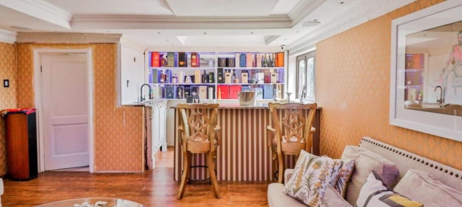 6 Bedroom Property for Sale in Glen Austin Gauteng