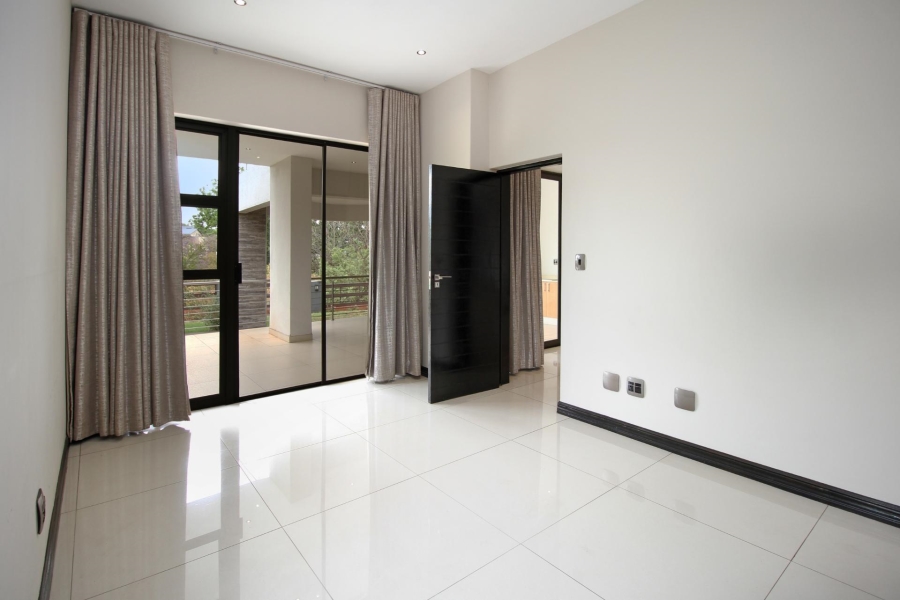 To Let 5 Bedroom Property for Rent in Waterfall Country Estate Gauteng
