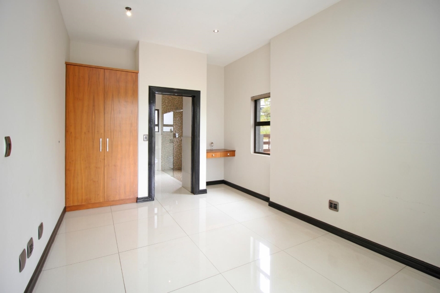 To Let 5 Bedroom Property for Rent in Waterfall Country Estate Gauteng
