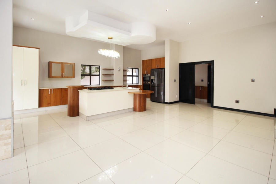 To Let 5 Bedroom Property for Rent in Waterfall Country Estate Gauteng