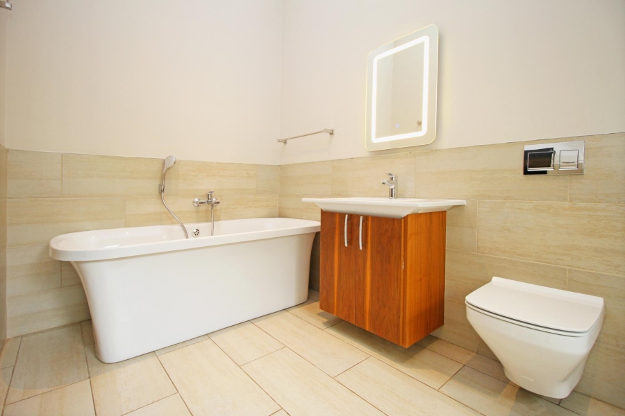 To Let 5 Bedroom Property for Rent in Waterfall Country Estate Gauteng