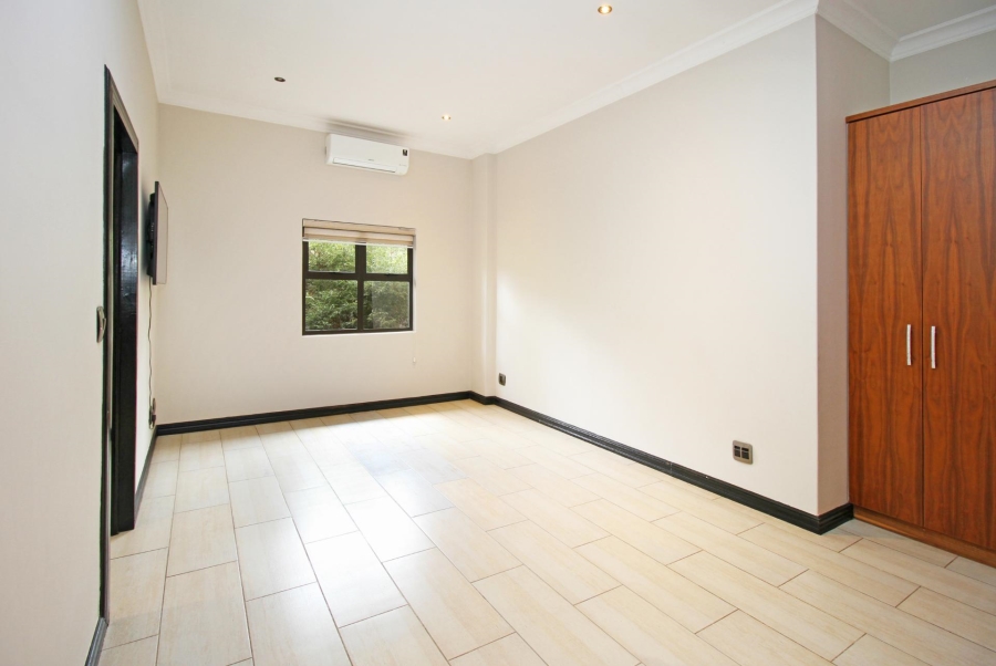To Let 5 Bedroom Property for Rent in Waterfall Country Estate Gauteng