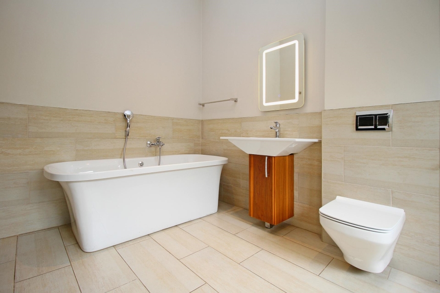To Let 5 Bedroom Property for Rent in Waterfall Country Estate Gauteng