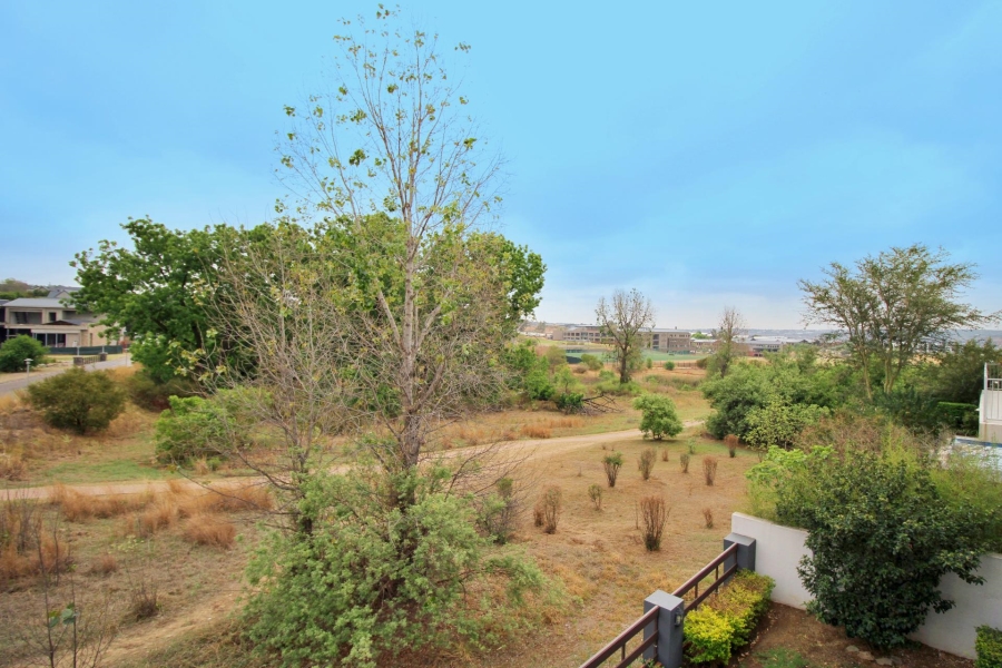To Let 5 Bedroom Property for Rent in Waterfall Country Estate Gauteng