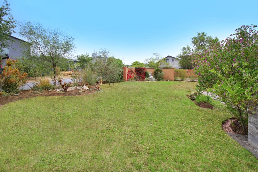 To Let 5 Bedroom Property for Rent in Waterfall Country Estate Gauteng