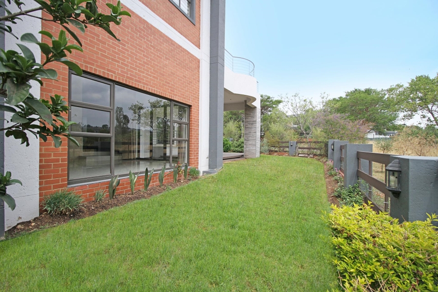 To Let 5 Bedroom Property for Rent in Waterfall Country Estate Gauteng