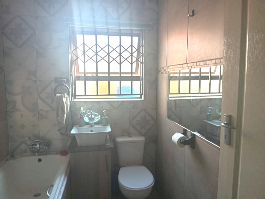 4 Bedroom Property for Sale in Windmill Park Gauteng
