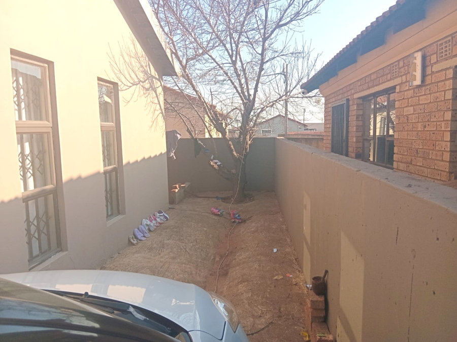 4 Bedroom Property for Sale in Windmill Park Gauteng