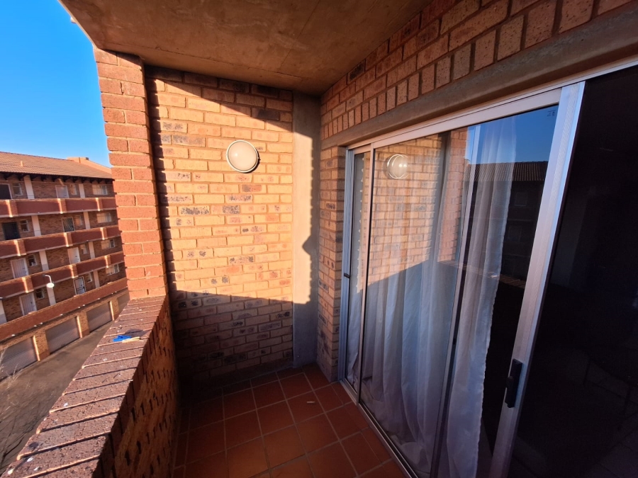 2 Bedroom Property for Sale in Zwartkop Gauteng