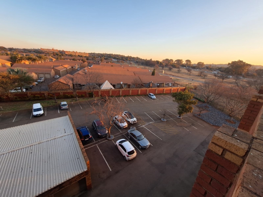 2 Bedroom Property for Sale in Zwartkop Gauteng