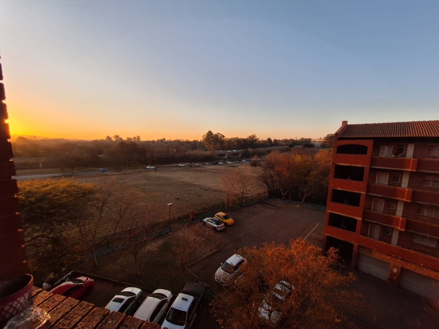 2 Bedroom Property for Sale in Zwartkop Gauteng