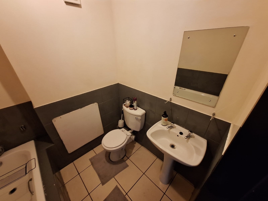 2 Bedroom Property for Sale in Zwartkop Gauteng
