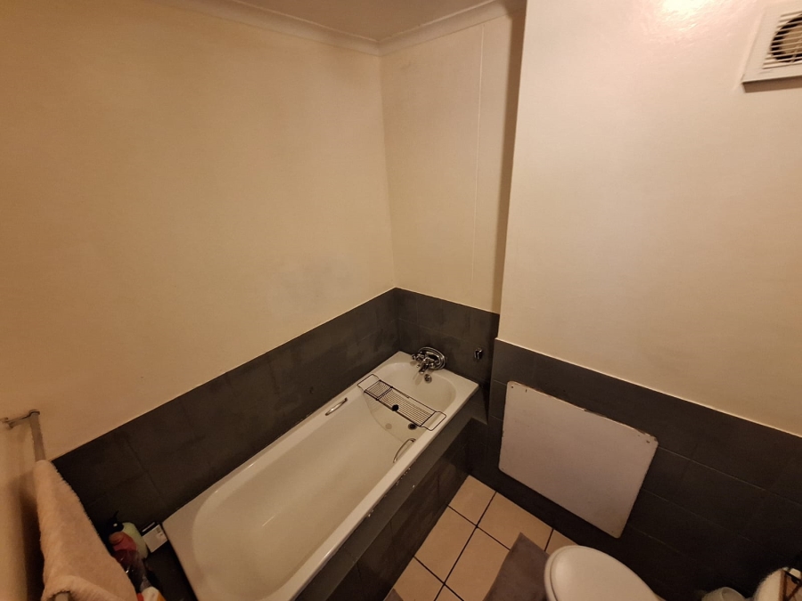 2 Bedroom Property for Sale in Zwartkop Gauteng