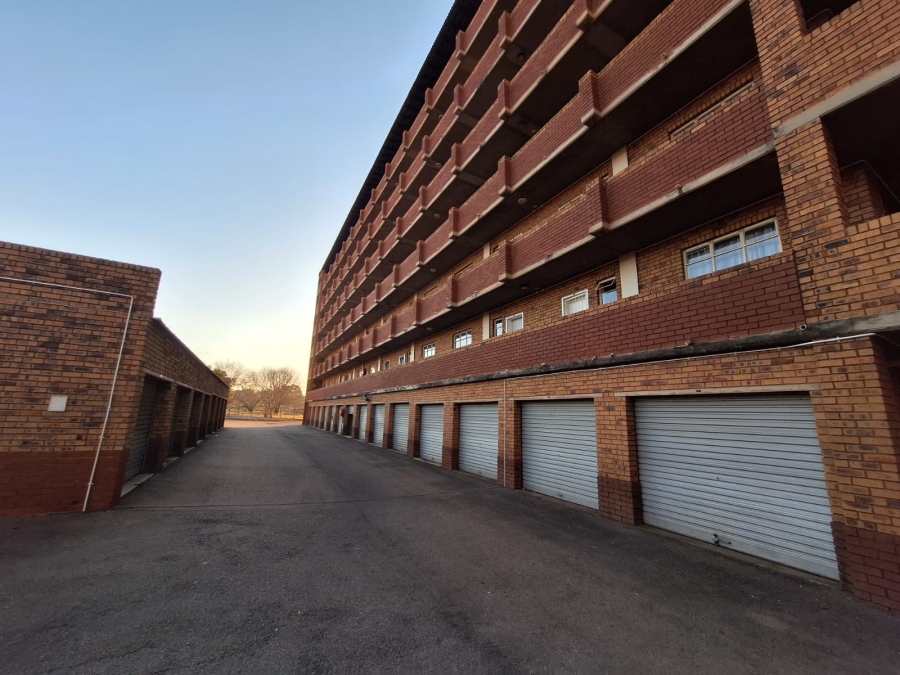 2 Bedroom Property for Sale in Zwartkop Gauteng