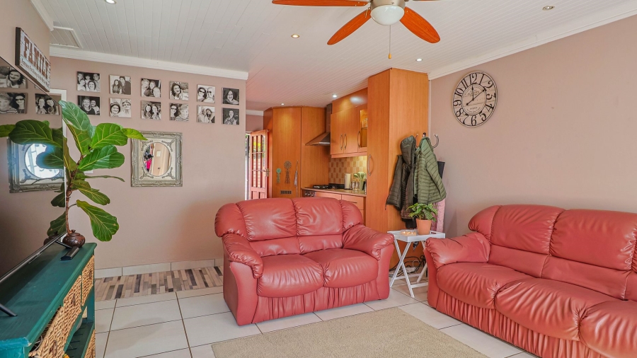 2 Bedroom Property for Sale in Pierre Van Ryneveld Gauteng