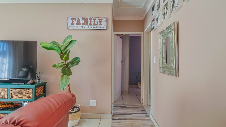 2 Bedroom Property for Sale in Pierre Van Ryneveld Gauteng