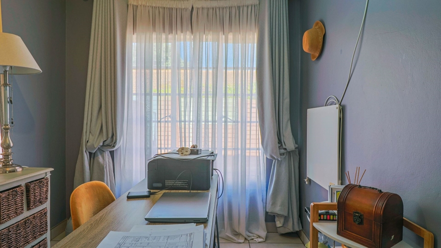 2 Bedroom Property for Sale in Pierre Van Ryneveld Gauteng