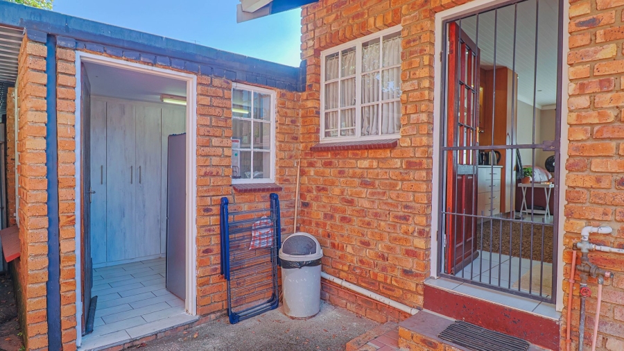 2 Bedroom Property for Sale in Pierre Van Ryneveld Gauteng