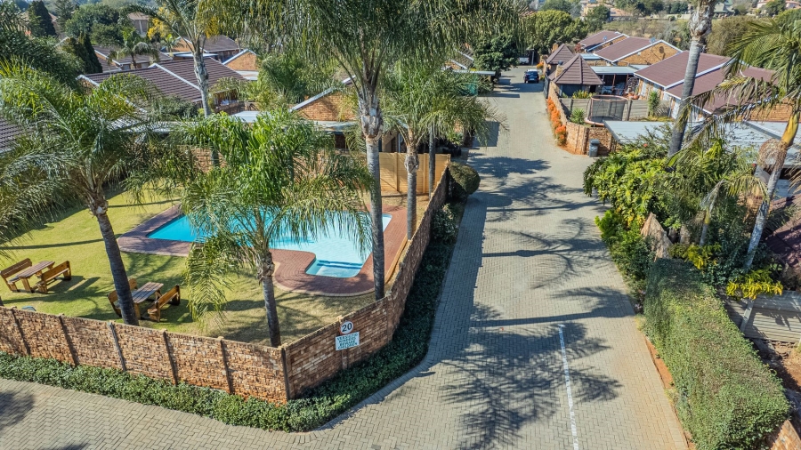 2 Bedroom Property for Sale in Pierre Van Ryneveld Gauteng