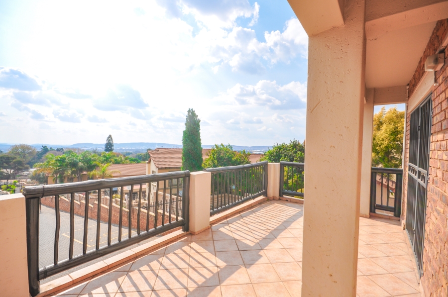2 Bedroom Property for Sale in La Montagne Gauteng