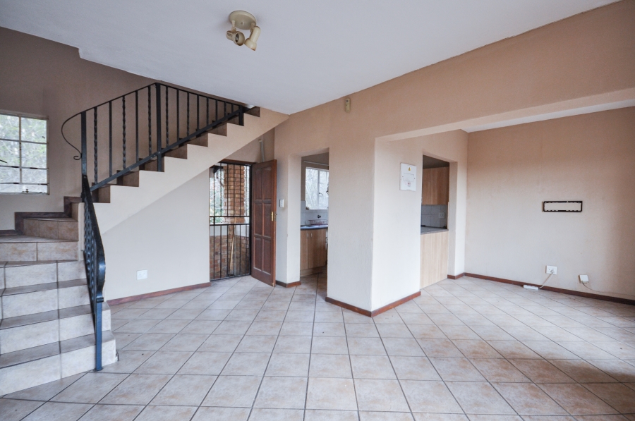 2 Bedroom Property for Sale in La Montagne Gauteng