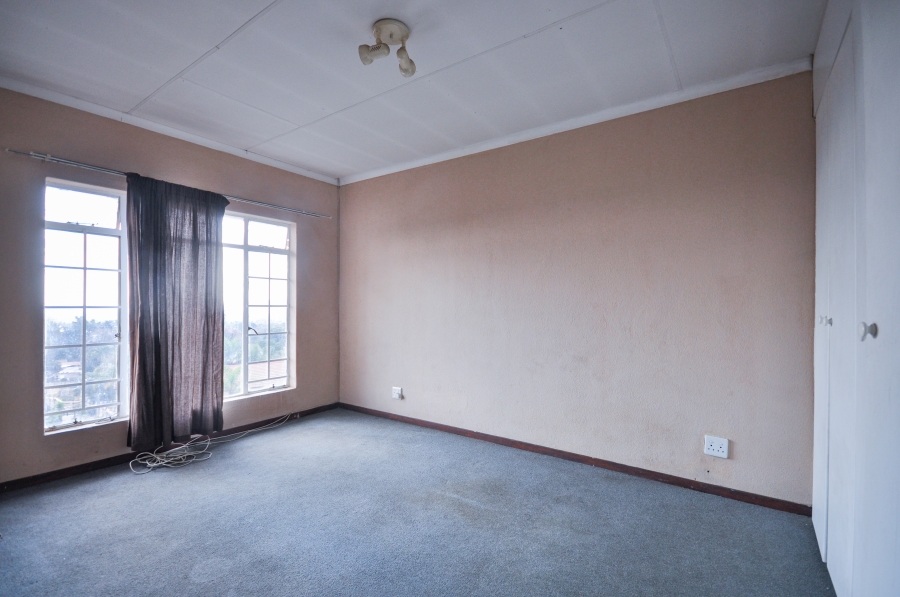 2 Bedroom Property for Sale in La Montagne Gauteng