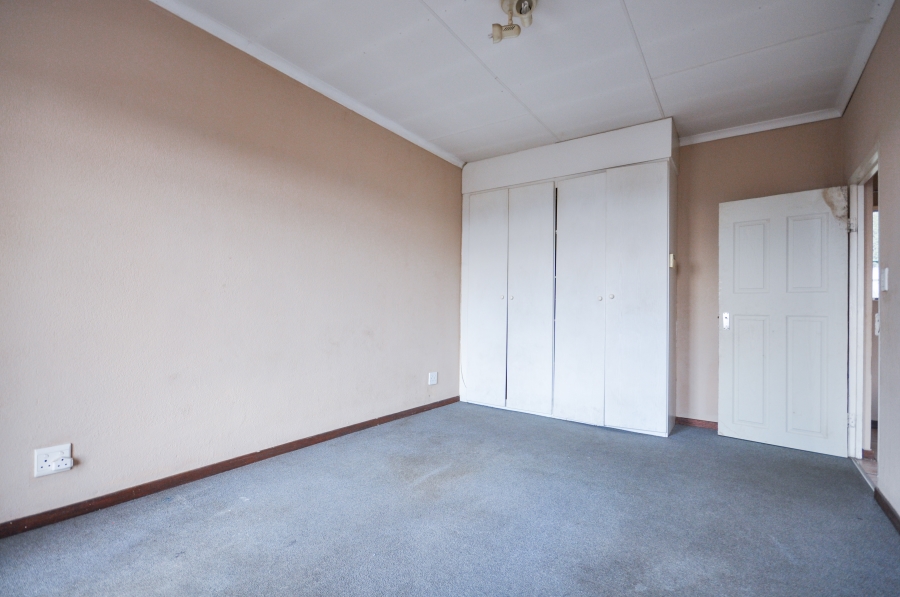 2 Bedroom Property for Sale in La Montagne Gauteng
