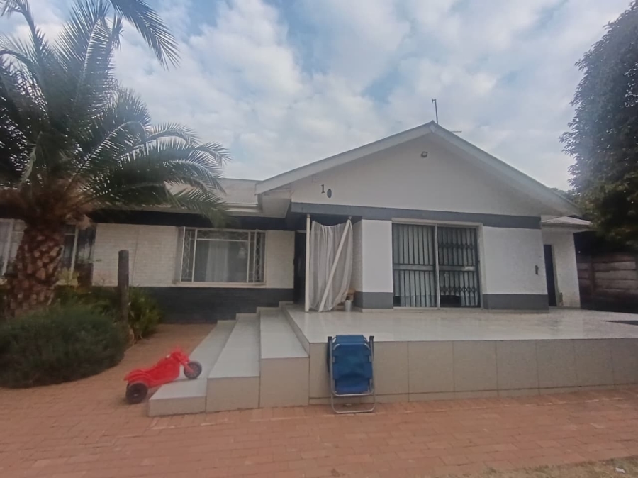 4 Bedroom Property for Sale in Allen Grove Gauteng