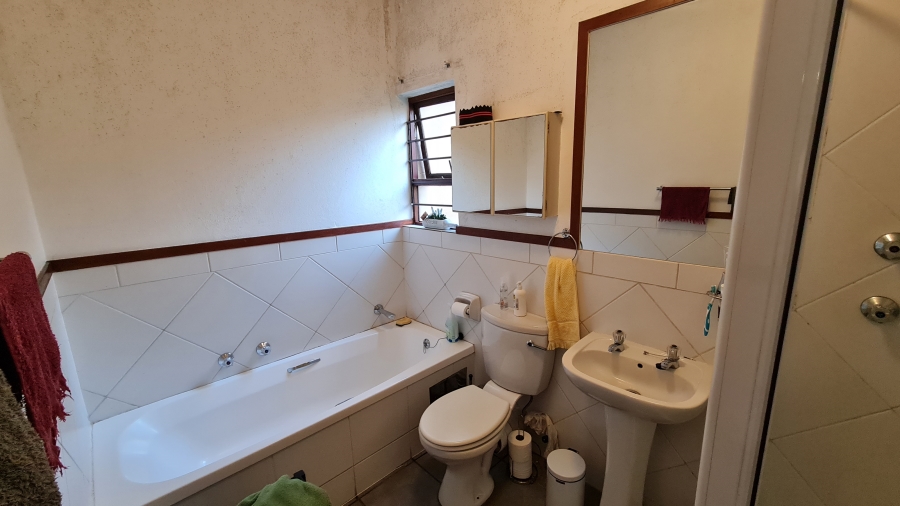 To Let 2 Bedroom Property for Rent in Sunninghill Gauteng
