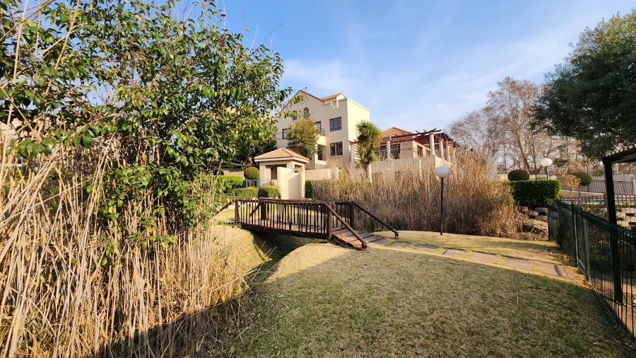 To Let 2 Bedroom Property for Rent in Sunninghill Gauteng