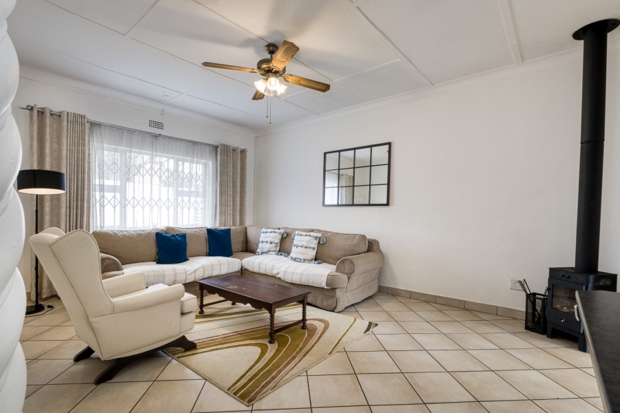 3 Bedroom Property for Sale in Fontainebleau Gauteng