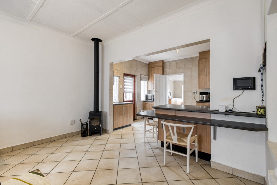 3 Bedroom Property for Sale in Fontainebleau Gauteng