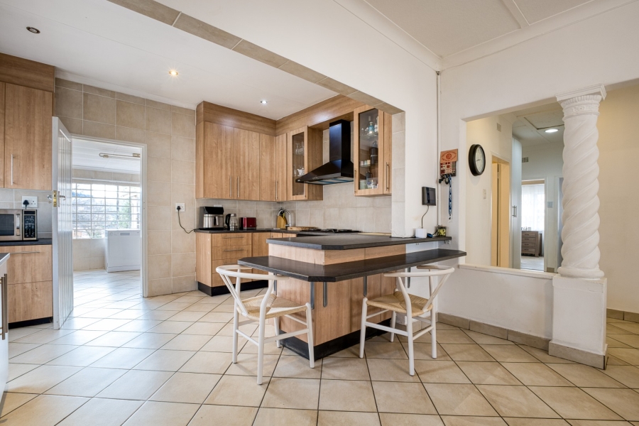 3 Bedroom Property for Sale in Fontainebleau Gauteng