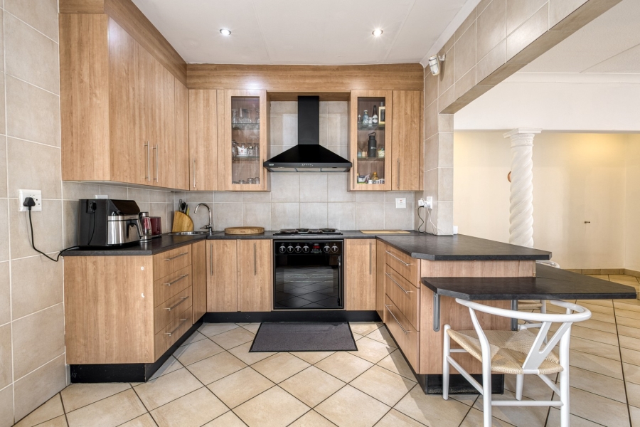 3 Bedroom Property for Sale in Fontainebleau Gauteng