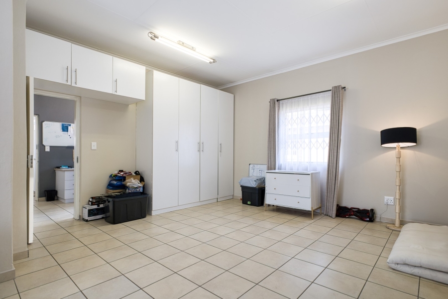 3 Bedroom Property for Sale in Fontainebleau Gauteng