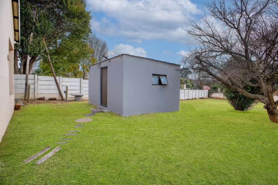 3 Bedroom Property for Sale in Fontainebleau Gauteng