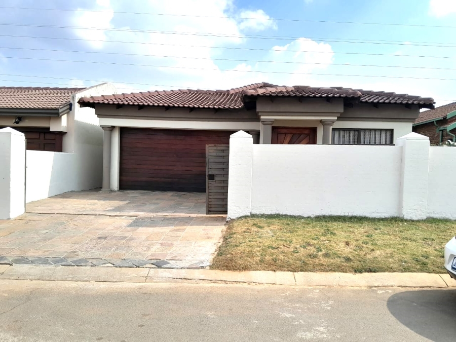 3 Bedroom Property for Sale in Daveyton Gauteng