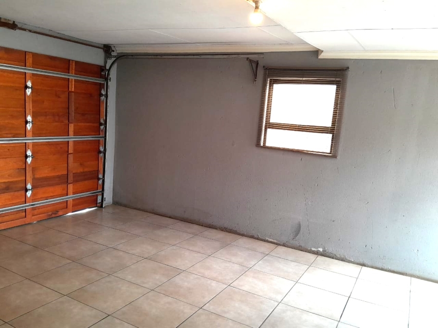 3 Bedroom Property for Sale in Daveyton Gauteng