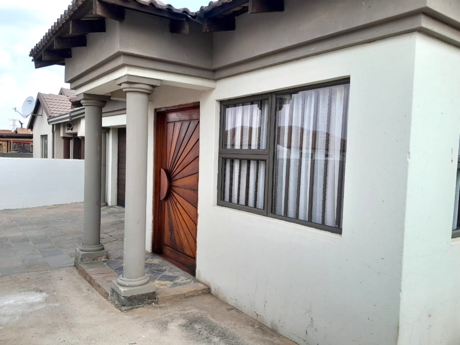 3 Bedroom Property for Sale in Daveyton Gauteng