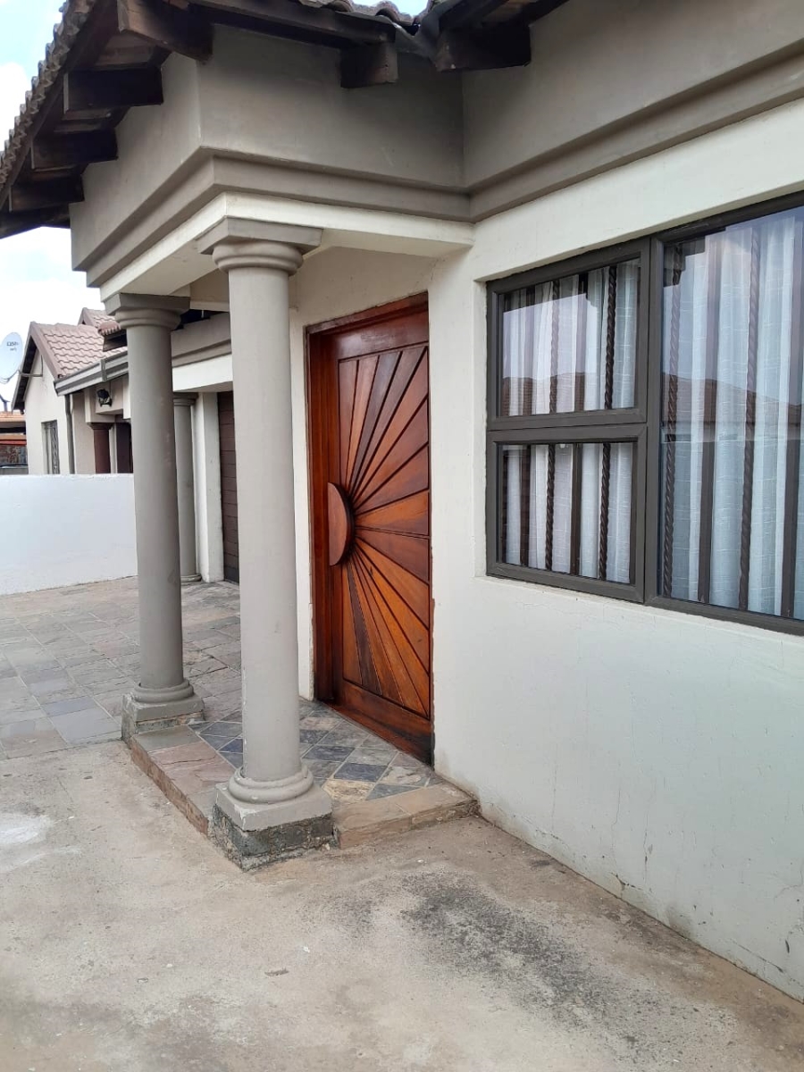 3 Bedroom Property for Sale in Daveyton Gauteng