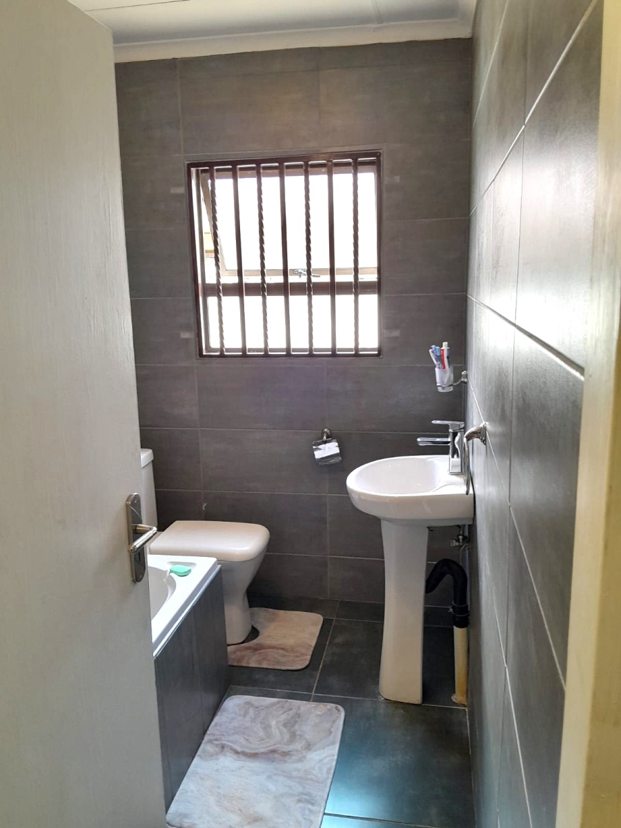 3 Bedroom Property for Sale in Daveyton Gauteng