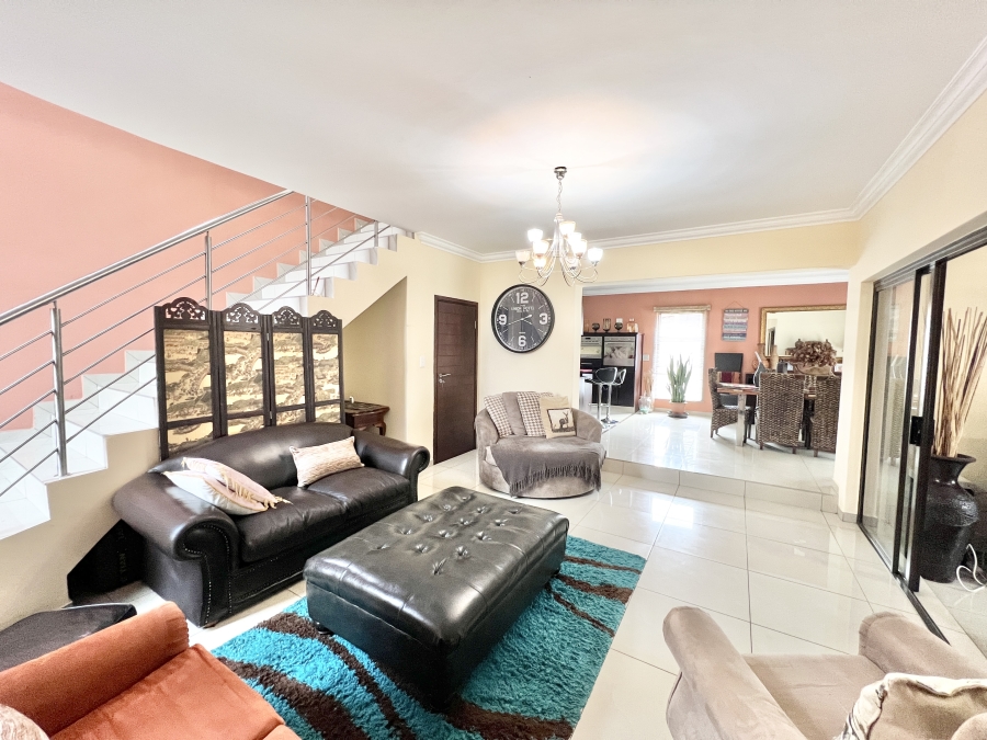 To Let 4 Bedroom Property for Rent in Stone Ridge Gauteng