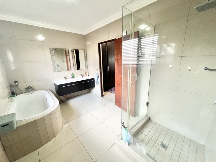 To Let 4 Bedroom Property for Rent in Stone Ridge Gauteng